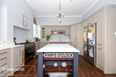 7 Farncombe Road, Worthing, BN11 2BE