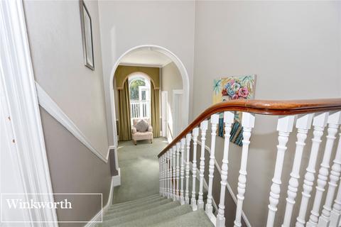 7 Farncombe Road, Worthing, BN11 2BE