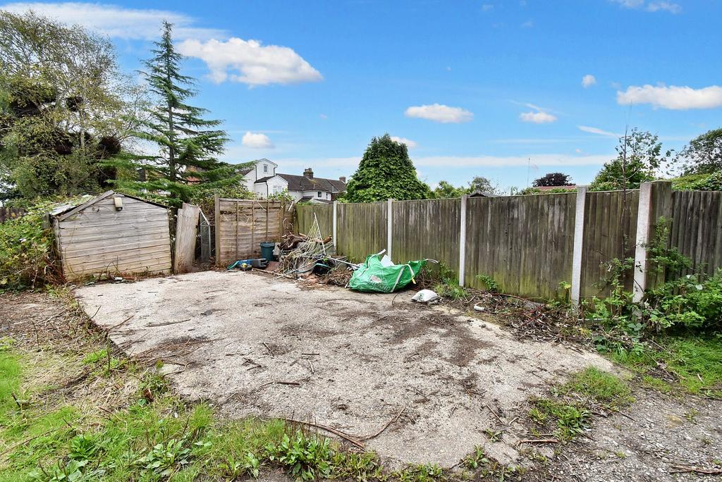 Curtis Road, Ashford TN24 2 bed end of terrace house for sale £225,000
