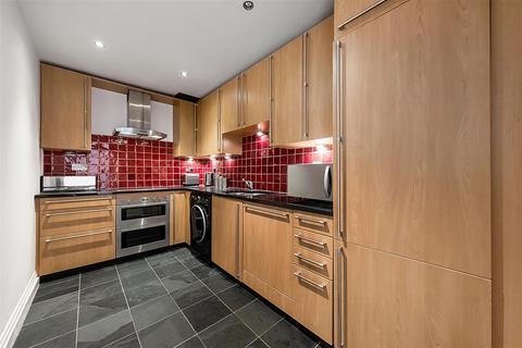 2 bedroom flat for sale, Airlie Gardens, W8