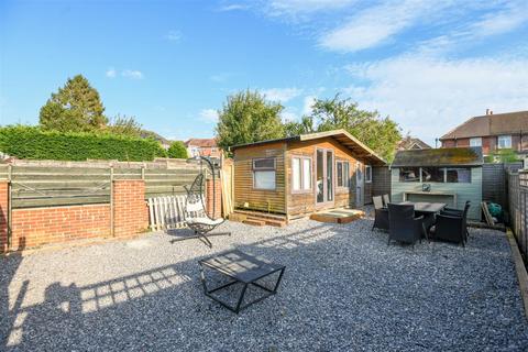 46 Whiterow Park, Trowbridge, BA14 0EQ