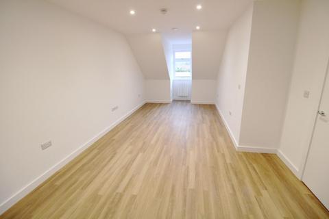 2 bedroom apartment to rent, Wrotham Road, Welling