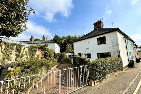 2 bedroom end of terrace house for sale, Milton Road North, Stowmarket, IP14