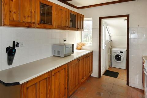 6 Seafield Road, Rustington, Littlehampton, BN16 2SE