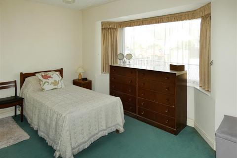 6 Seafield Road, Rustington, Littlehampton, BN16 2SE