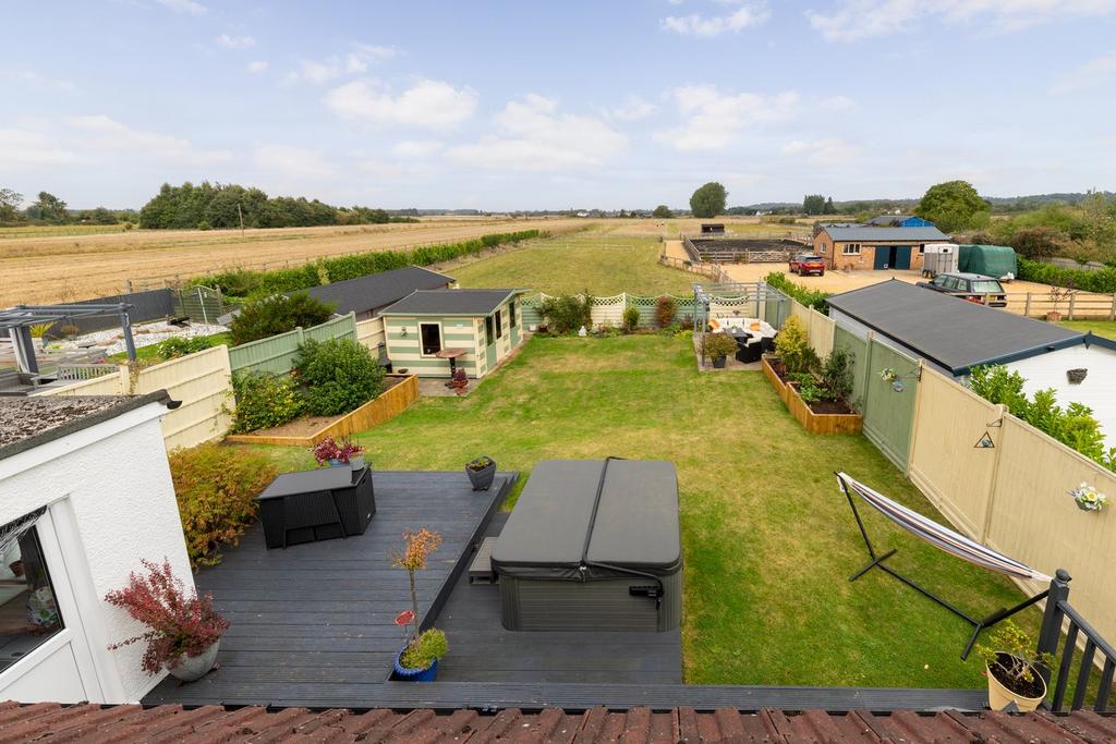 Biggleswade Road, Biggleswade SG18 3 bed chalet for sale £480,000