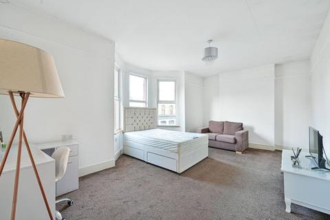 2 bedroom flat to rent, Caldecot Road, Camberwell, London, SE5