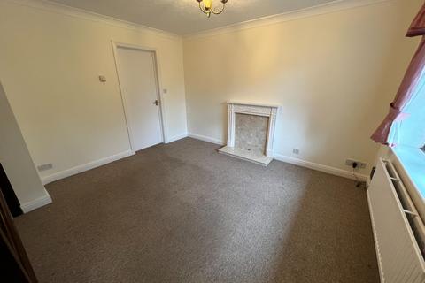 2 bedroom semi-detached house to rent, Newcastle Close, Grantham, NG31