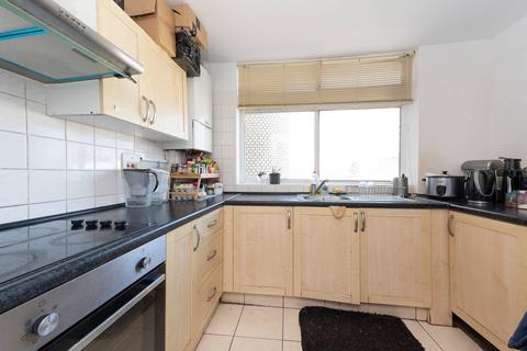 3 bedroom flat to rent, Bloomsbury Close, Ealing, London, W5