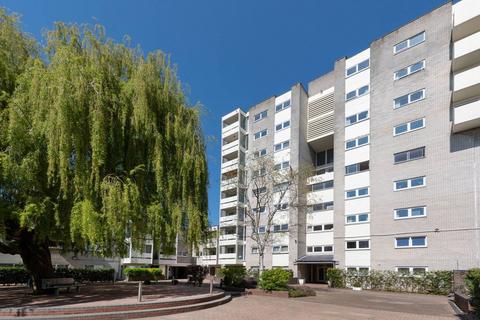 3 bedroom flat to rent, Bloomsbury Close, Ealing, London, W5