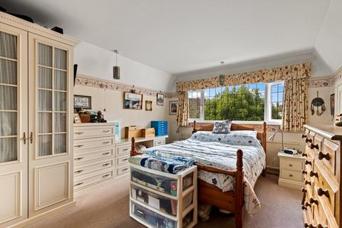 24 Harcourt Road, Folkestone, CT19 4AF