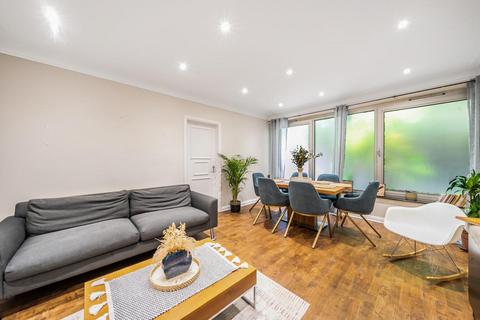 3 bedroom flat for sale, Queensborough Mews, Bayswater, London, W2