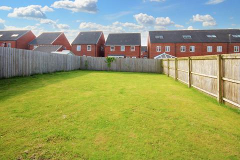 3 bedroom detached house to rent, Pasadena Avenue, Great Sankey, WA5