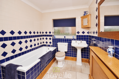 The Broads Chapel Road, Tetney, Grimsby, DN36 5JQ