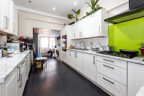 6 bedroom terraced house for sale, Kilmartin Avenue, London, SW16