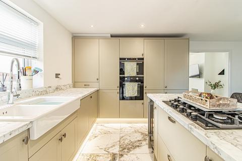 24 Cavendish Place, Beddau, Pontypridd, CF38 2RP