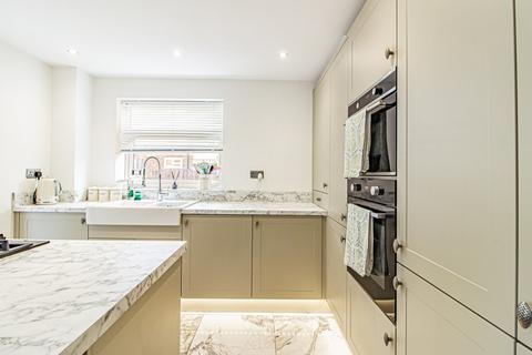24 Cavendish Place, Beddau, Pontypridd, CF38 2RP