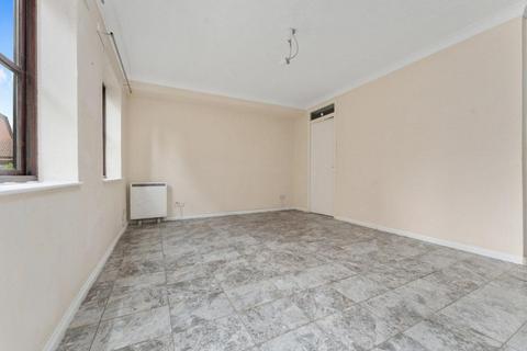 Studio for sale, Kingston Gardens, Croydon