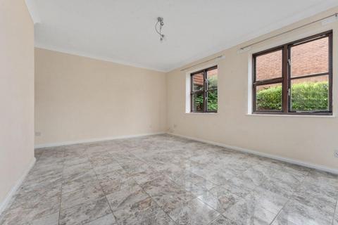 Studio for sale, Kingston Gardens, Croydon