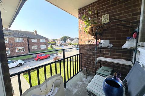 2 bedroom apartment to rent, Barnhorn Close, Bexhill-on-Sea, TN39