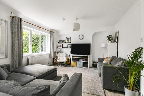 32 Sutherland Avenue, Sunbury-on-thames, TW16 6LJ