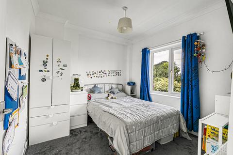 32 Sutherland Avenue, Sunbury-on-thames, TW16 6LJ