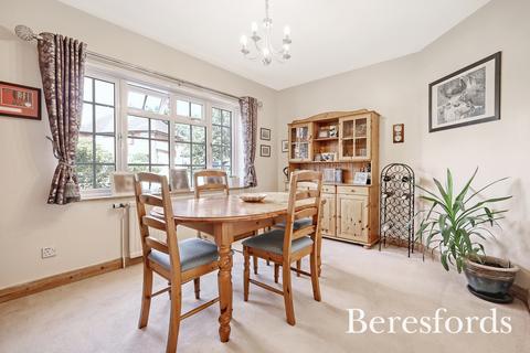 12 Hill Crescent, Chelmsford, CM2 6HT