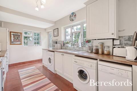 12 Hill Crescent, Chelmsford, CM2 6HT