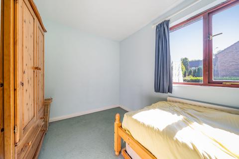 12 Ivy Close, Winchester, SO22 4QR