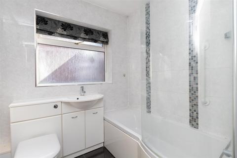 2 Cedar Gardens, Sandy, SG19 1EY