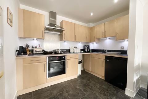 2 bedroom flat for sale, Oak Road South, Benfleet SS7