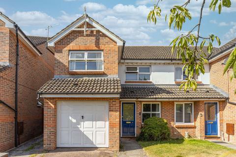 3 bedroom semi-detached house for sale, Bosham Road, Crawley RH10