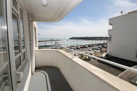 1 bedroom apartment to rent, Osborne Court, The Parade, Cowes