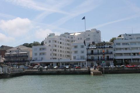 1 bedroom apartment to rent, Osborne Court, The Parade, Cowes