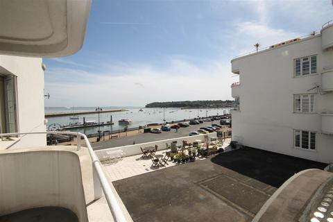 1 bedroom apartment to rent, Osborne Court, The Parade, Cowes