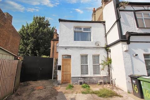 2 bedroom maisonette for sale, Malyons Road, London SE13