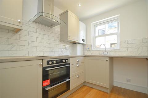 2 bedroom terraced house for sale, IDEAL FIRST HOME * SANDOWN