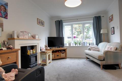 25 Cliff Terrace, Hornsea, HU18 1JA