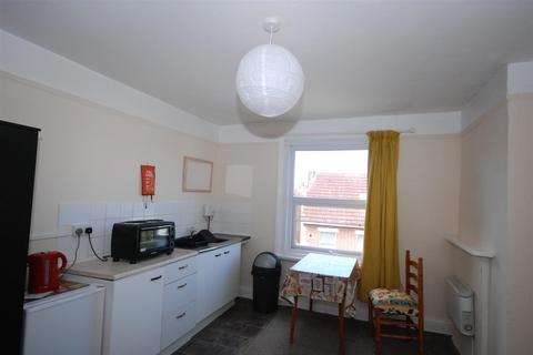 1 bedroom in a house share to rent, ASHBURTON RD, Southsea, Portsmouth