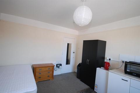 1 bedroom in a house share to rent, ASHBURTON RD, Southsea, Portsmouth