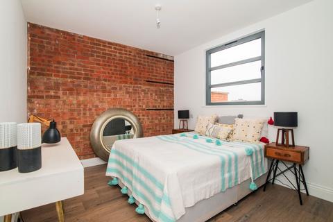 2 bedroom flat for sale, Elm Grove, London SW19