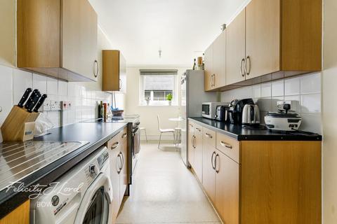 2 bedroom flat for sale, Wellington Way, London