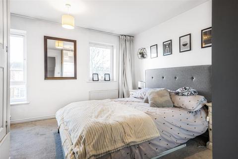 90 Amersham Road, Caversham, Reading, RG4 5NA