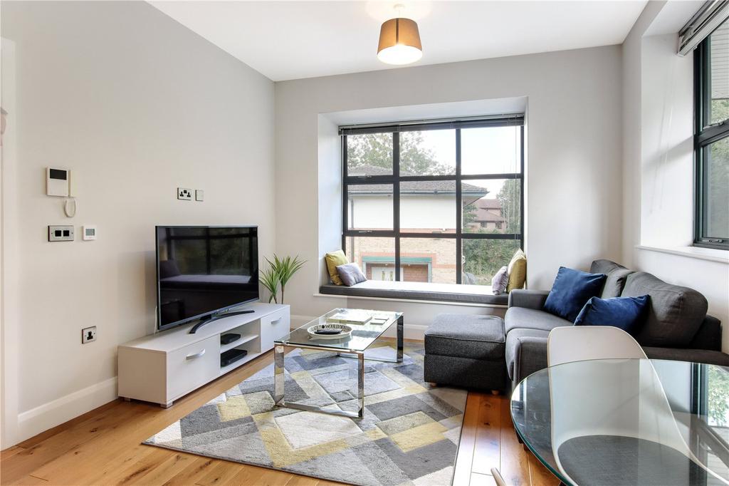 Open-Plan Sitting Rm