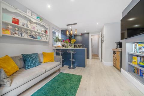 2 bedroom flat for sale, Stirling Road, SW9