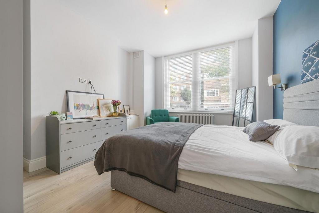 Bedroom 1.jpg