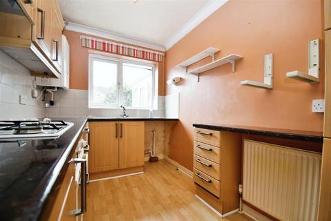 2 bedroom semi-detached bungalow for sale, Iona Close, Hull