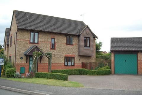 4 bedroom detached house to rent, 15 New Forest Way, Daventry, NN11 9RL