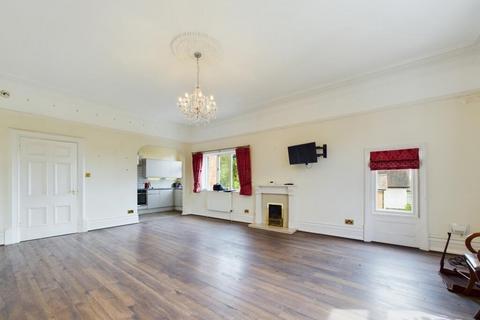 2 bedroom flat for sale, Ferriby Road, Hessle, HU13