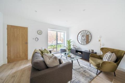 undefined, Champagne Walk,  Finchley,  London,  N3